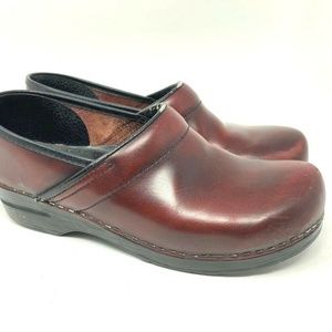 Dansko Women's Maroon Leather Stapled Professional